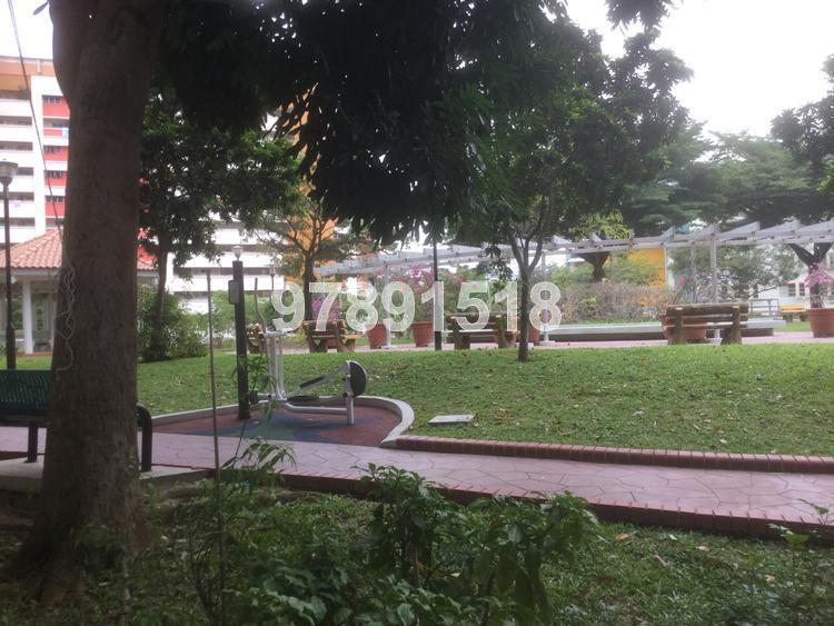 Tampines Street 21 (D18), Retail #147905672